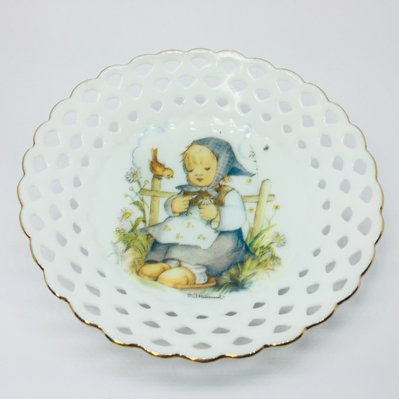 MJ Hummel  1993 "He Loves Me?" Perforated Dish - Picture 1 of 8
